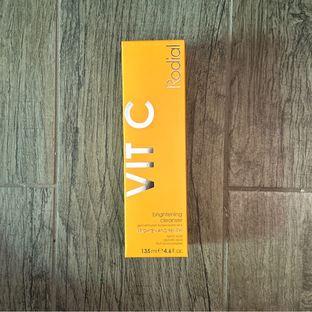 Rodial Vit C Brightening Cleanser Lactic Acid 4.6oz / 135mL